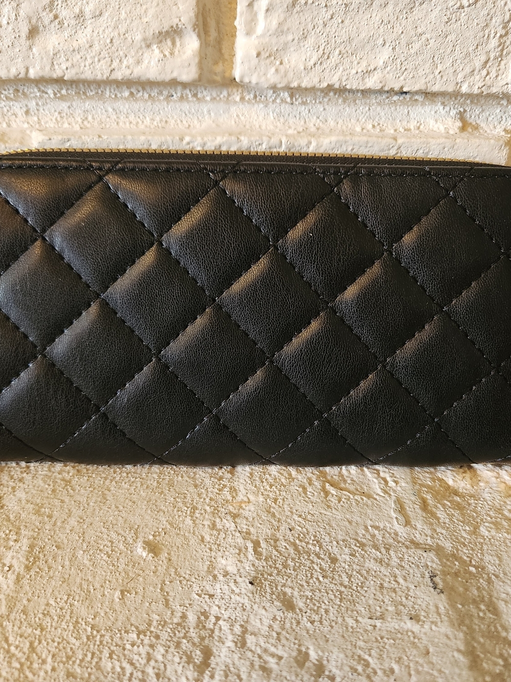 Black Quilted Zip Around Wallet Wristlet Gold Tone Hardware 7.5 x 4